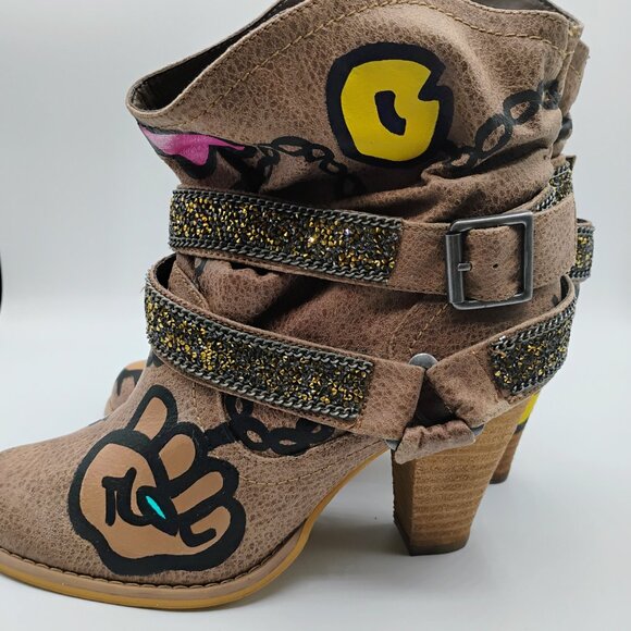 Size 9 hand painted boot - new condition - Picture 5 of 7